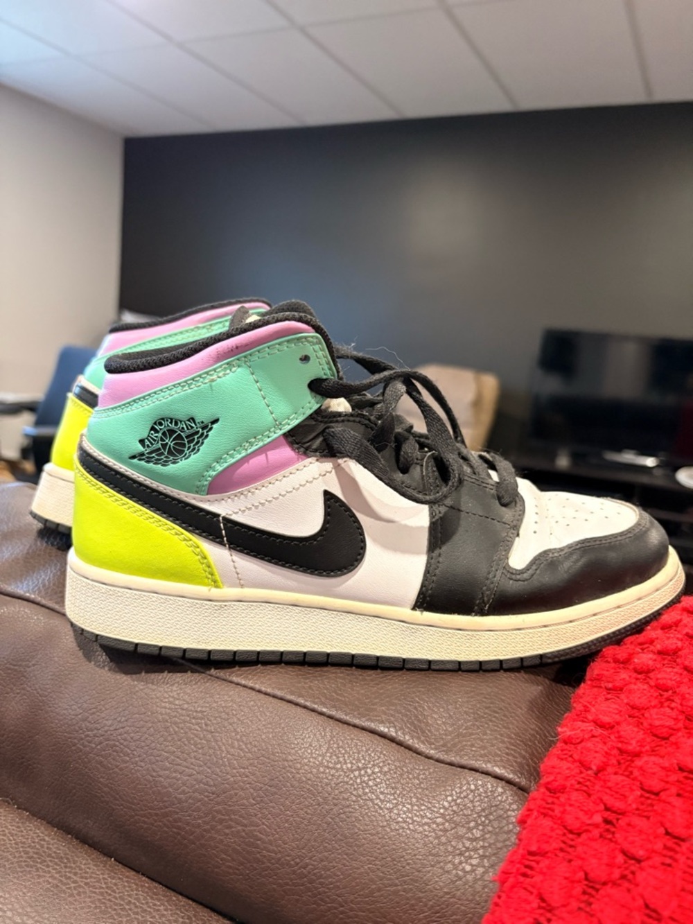 Jordan Low Top Sneakers — Black